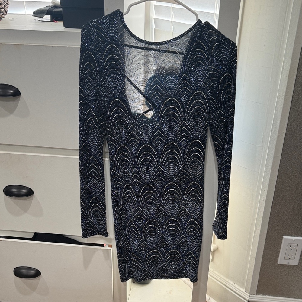 Iris Size Large Black And Silver Patterned Dress - image 1